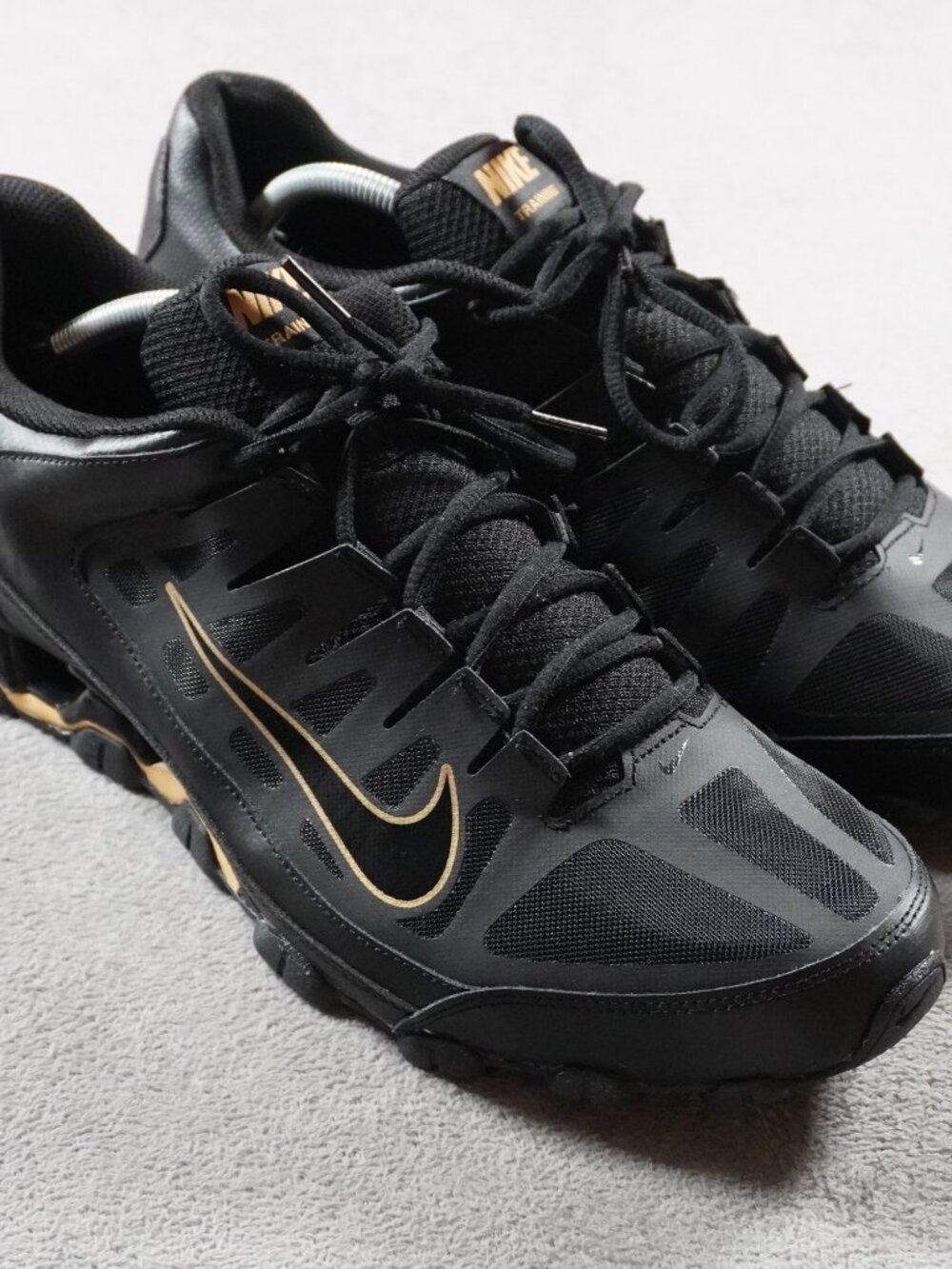 Nike Reax 8 TR Shoes Mens Size 13 Black Gold Training Sneakers 621716-020